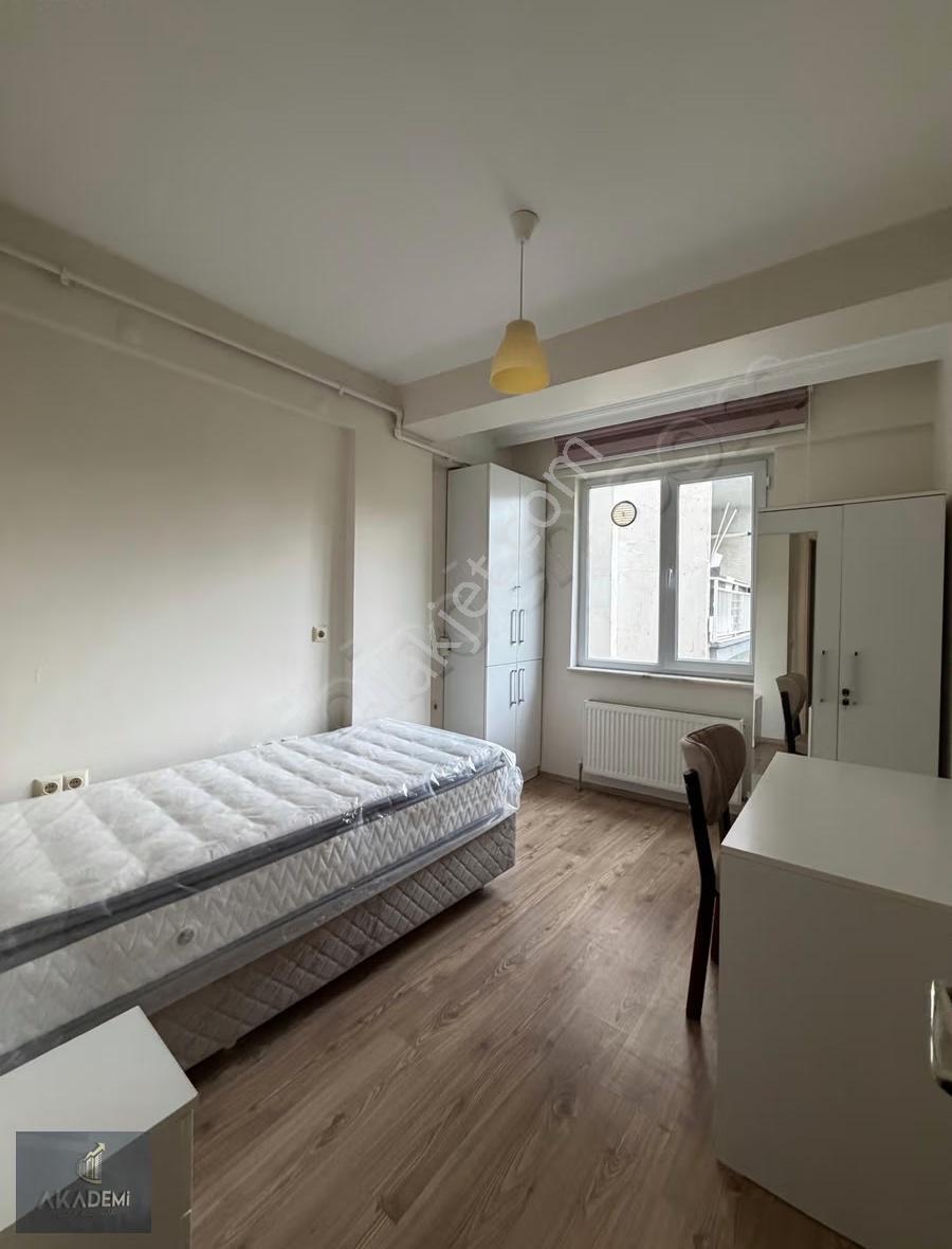 Akademiden Espark Karşısı Ara Kat Eşyalı Geniş Kiralık 1+1 - Görsel 4