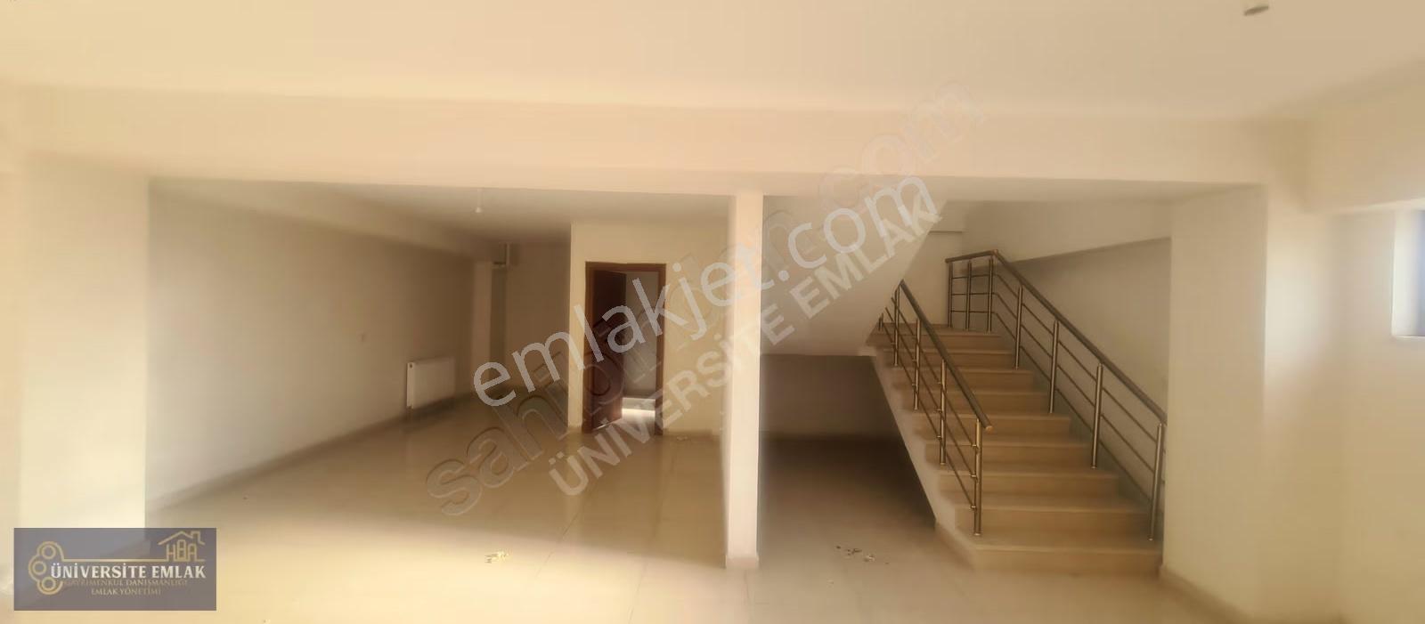 Düzce Akçakoca Yolu Üzeri 1200 M² Kiralık 3 Katlı Dükkan - Görsel 4