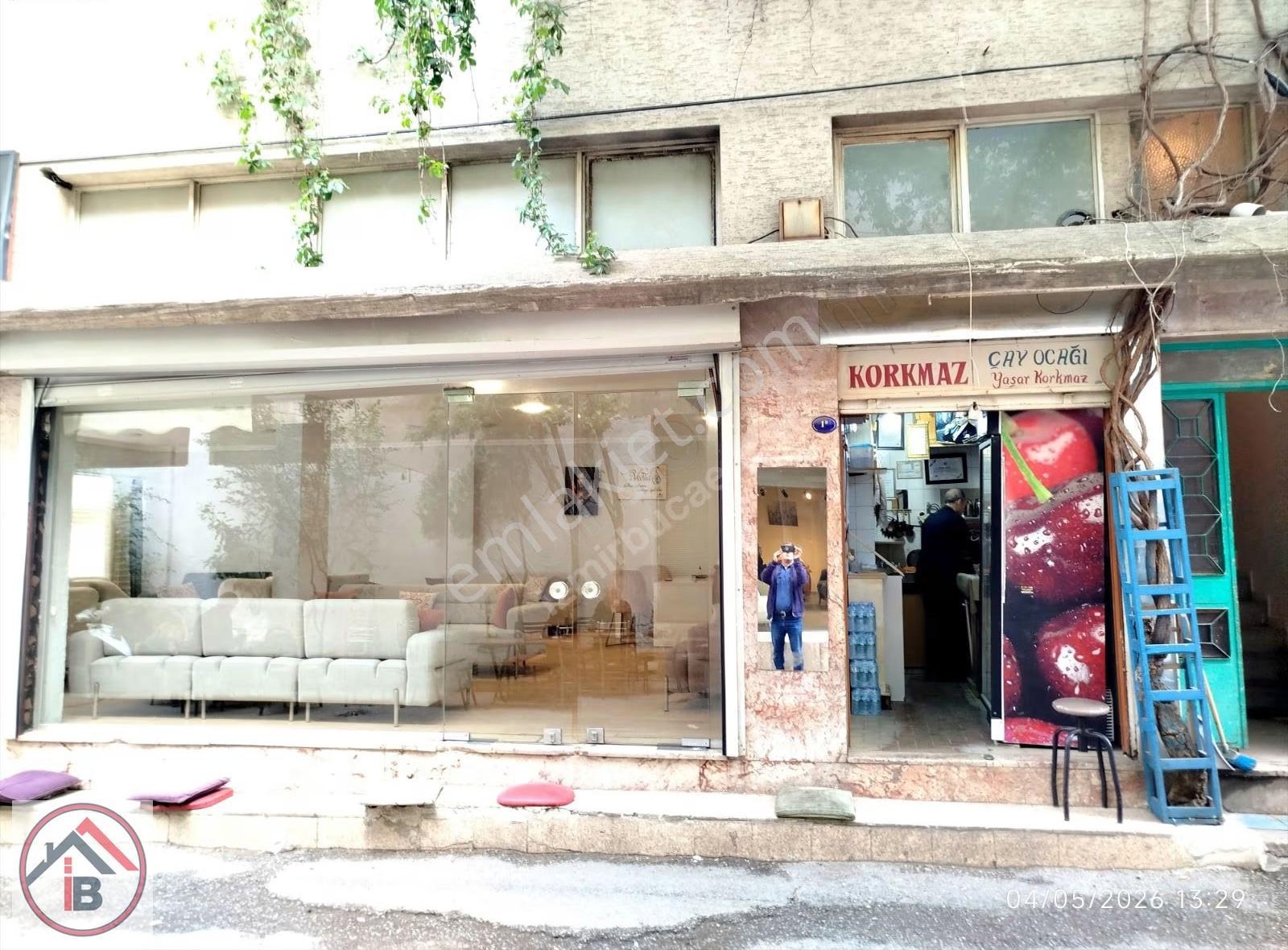 İzmir Karabağlar 4 Kat Lı Bina ,mobilya Mağazası 400 Mk Cd Yakın