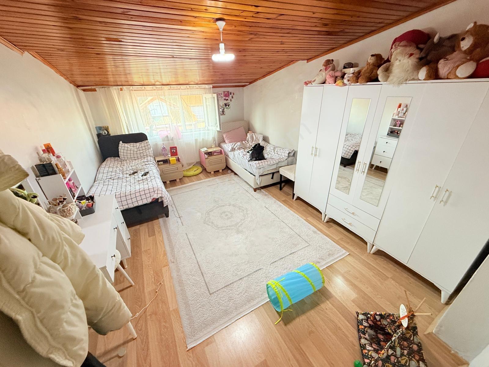 Pusula İnş.tan Ugurmumcu Mah Cadeye Yakın 100m2 2+1 Catı Katı Da - Görsel 23