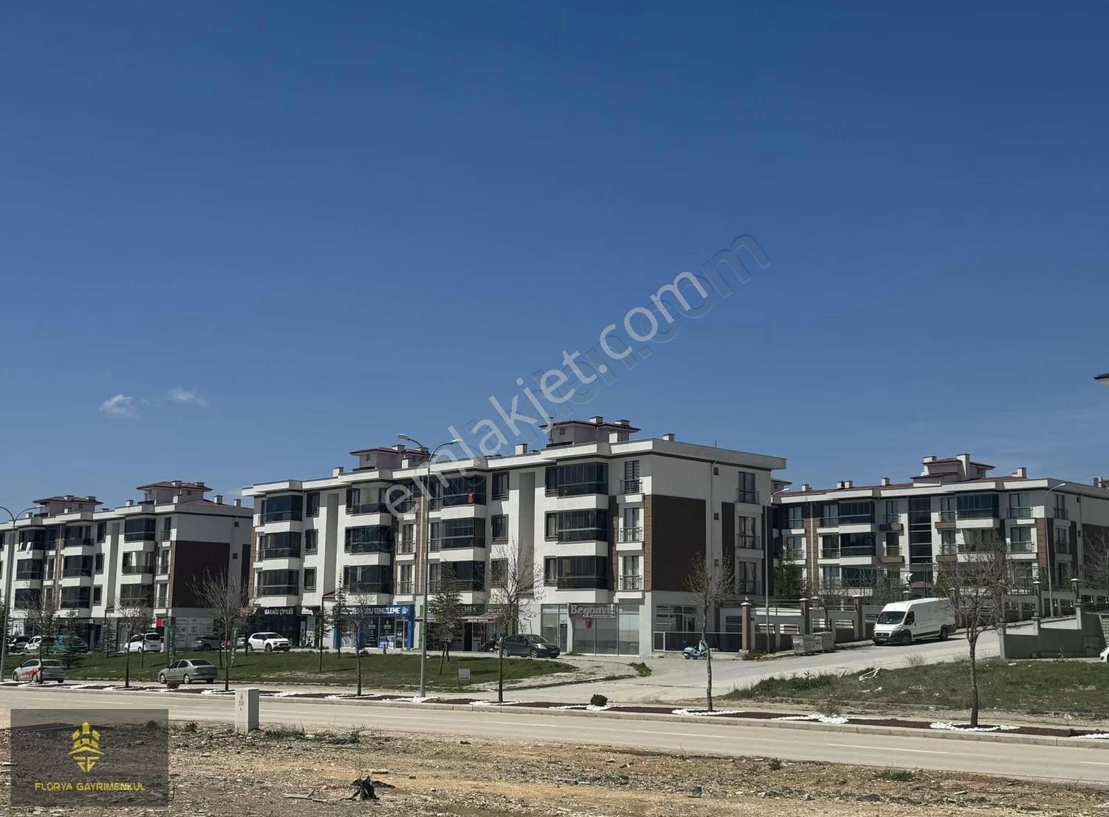 Bulvar Üzeri Potansiyeli Yüksek Avlulu İş Yerleri - Görsel 4