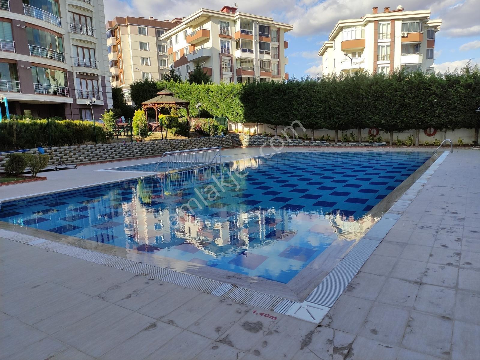 Sosyal Donatılı Eşyalı Ayçadan Kiralık Lüks 3+1 Arakat Daire
