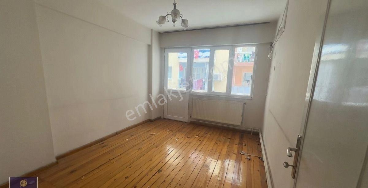 Mithatpaşa Caddesi Üzeri Satılık 3 + 1 Daire - Görsel 16