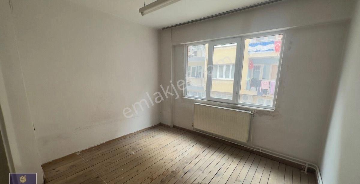 Mithatpaşa Caddesi Üzeri Satılık 3 + 1 Daire - Görsel 21