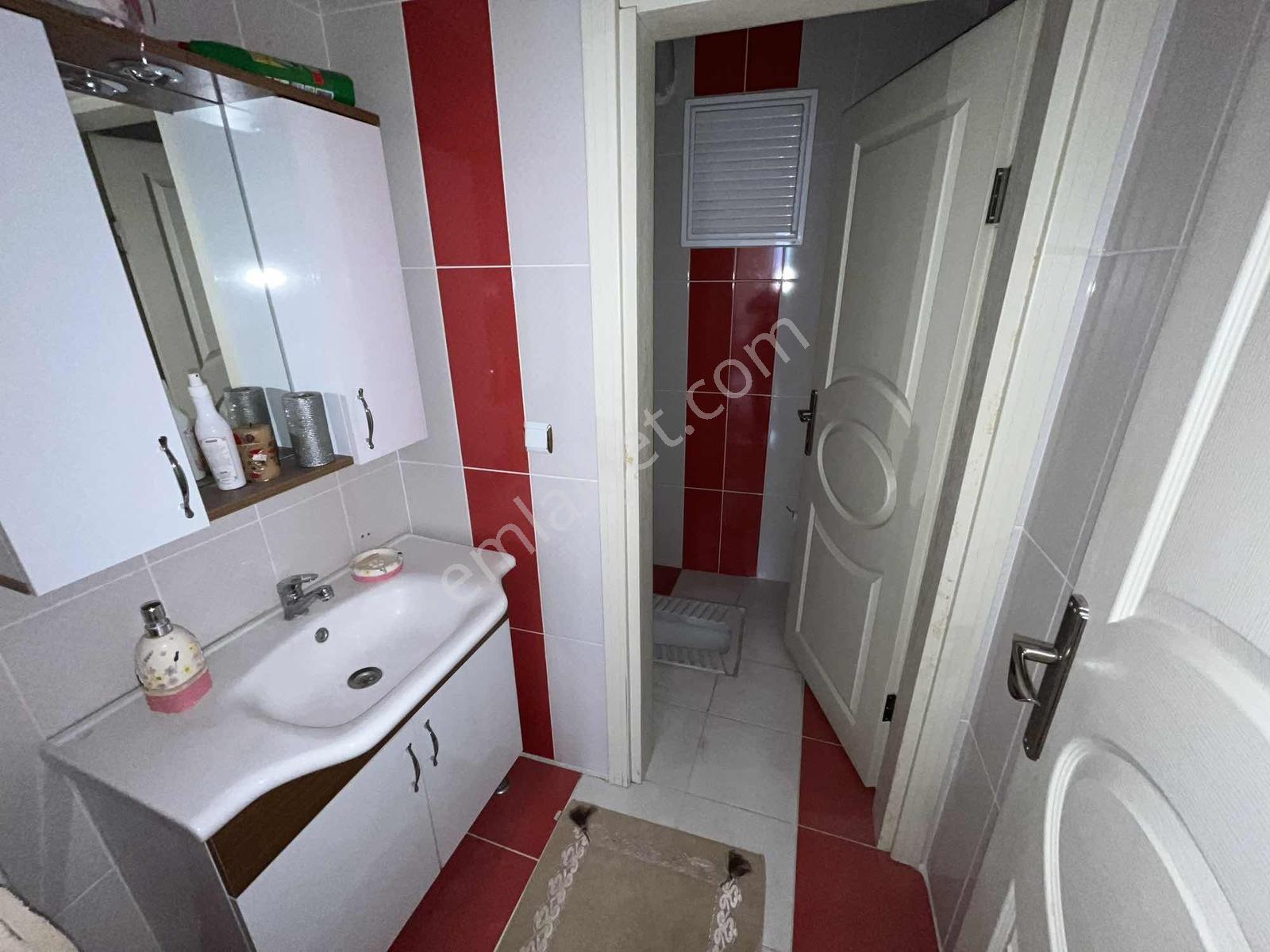 Tosya Yolu Ana Cadde Üzerinde 4+1 Kiralık Daire - Görsel 7