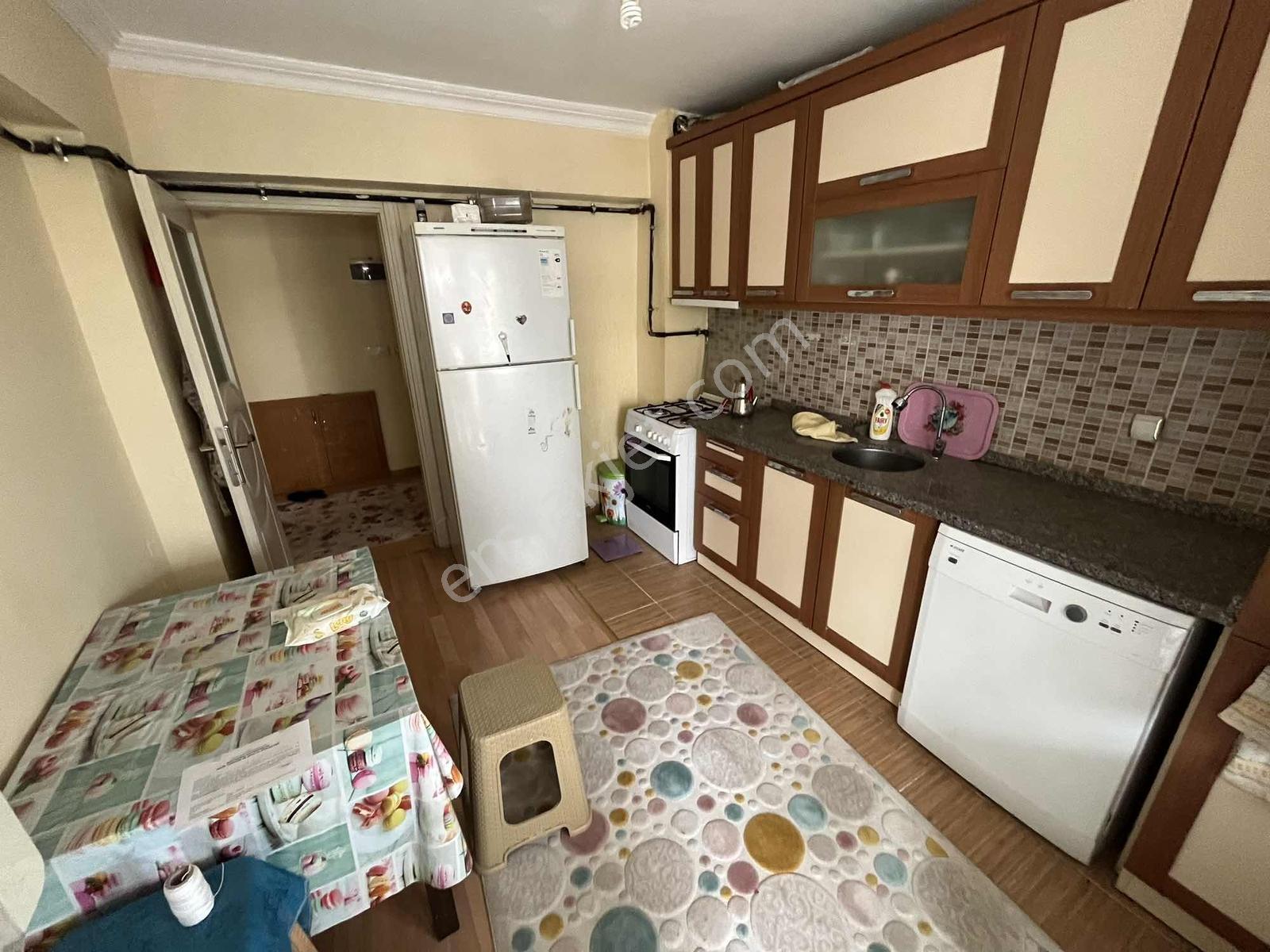 Tosya Yolu Ana Cadde Üzerinde 4+1 Kiralık Daire - Görsel 17