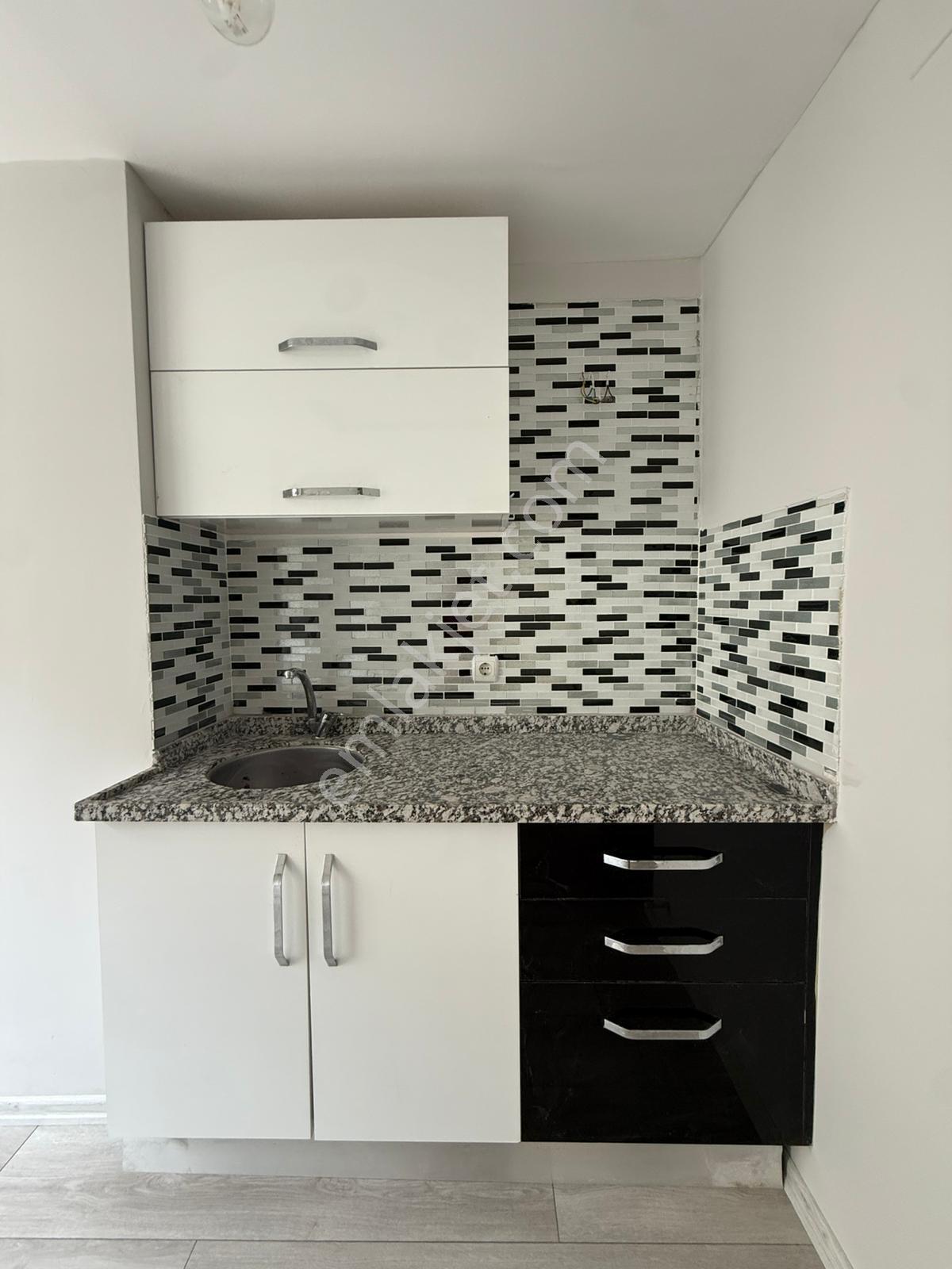 Yarbaşı Karakolu Cvr/4 Katlı Apt/asansör/7 Yaş/1+1/işyeri Tapulu - Görsel 17