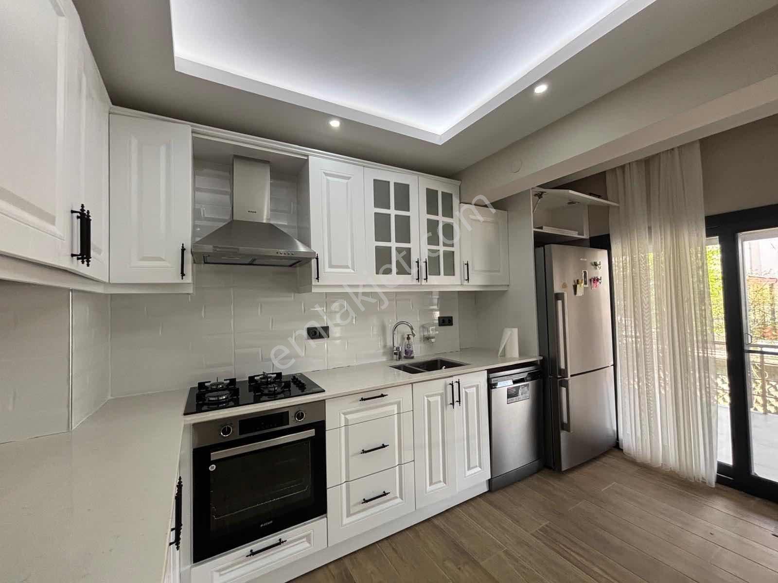 Denize Yürüme Mesafinde Full Tadilatlı Satılık Villa - Görsel 32