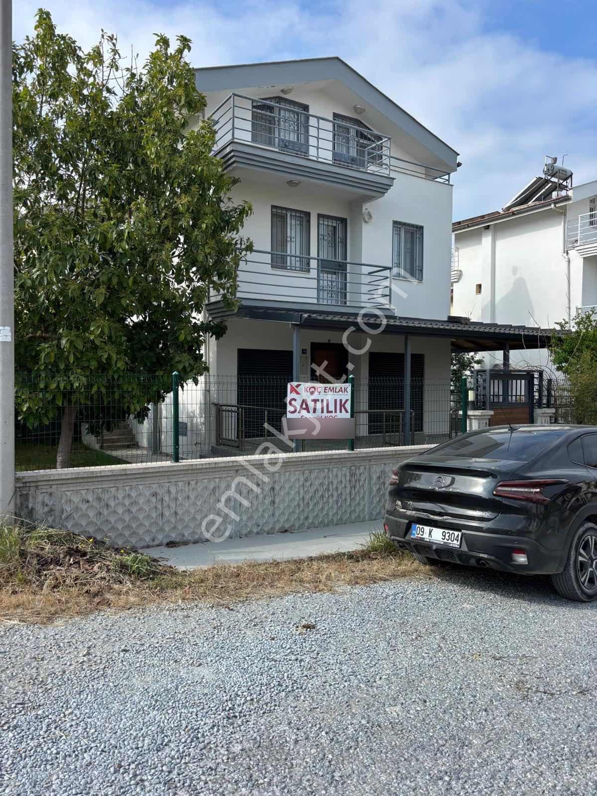 Denize Yürüme Mesafinde Full Tadilatlı Satılık Villa - Görsel 35