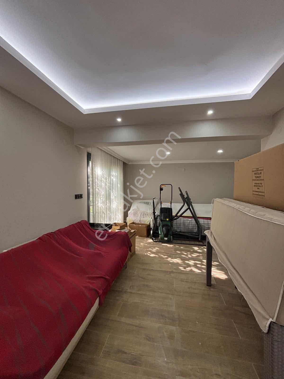 Denize Yürüme Mesafinde Full Tadilatlı Satılık Villa - Görsel 5