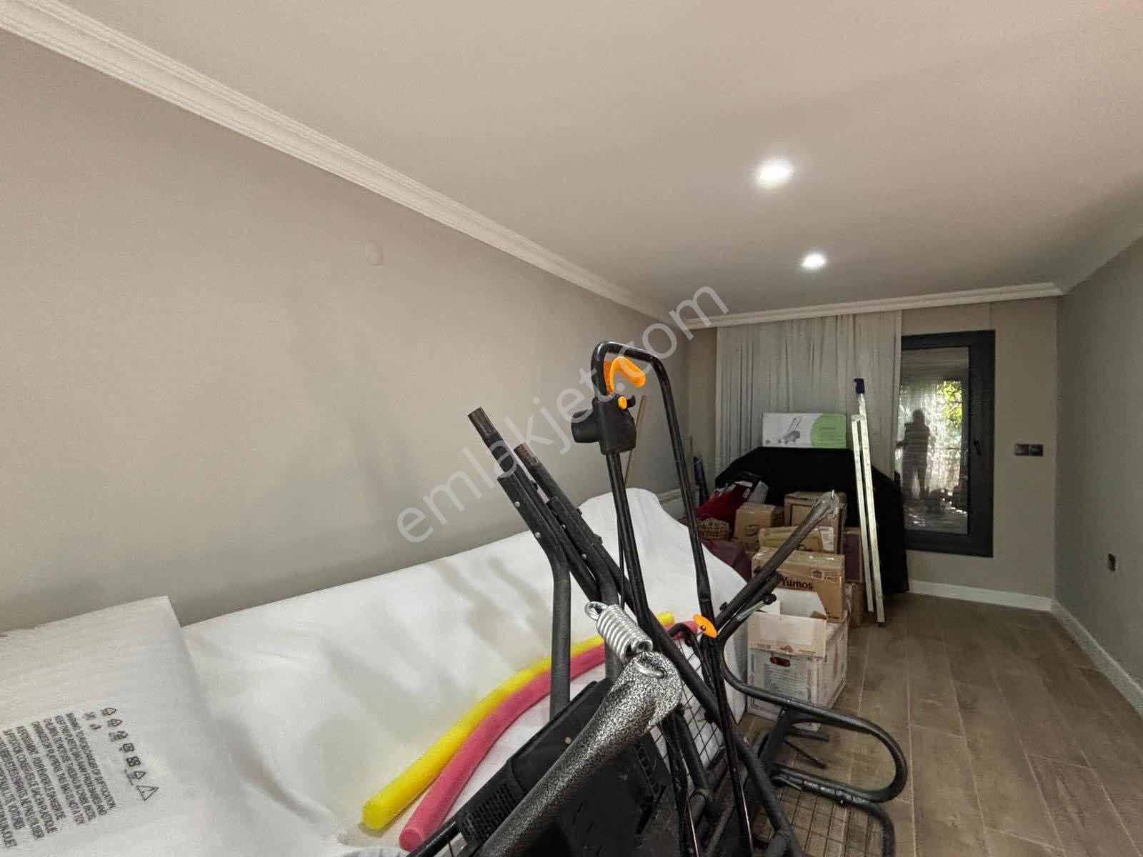 Denize Yürüme Mesafinde Full Tadilatlı Satılık Villa - Görsel 15