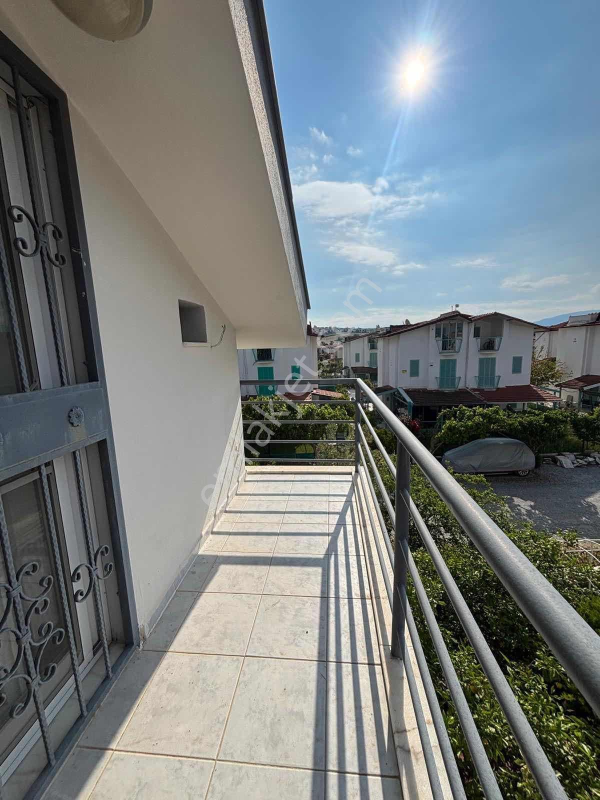 Denize Yürüme Mesafinde Full Tadilatlı Satılık Villa - Görsel 24