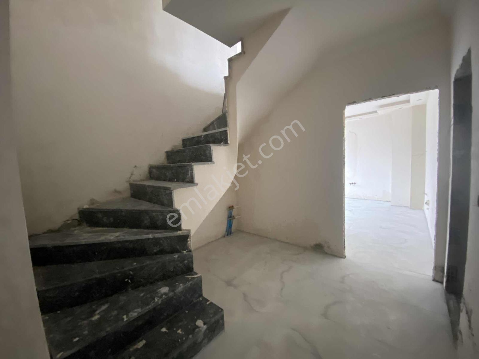 Esentepe Mertler Sokakta 5+1 Satılık Dubleks Daire 180 M2 - Görsel 3
