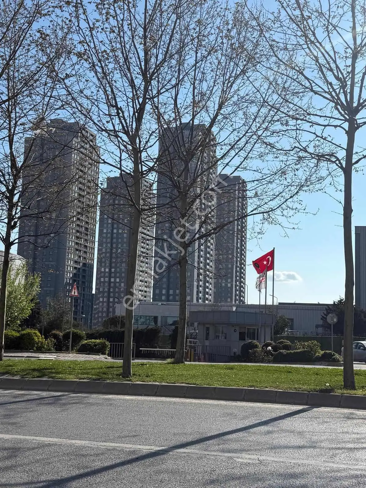 Esenyurt Orhangazi Hayatpark 2'de 2+1 Kiralık Boş Daire