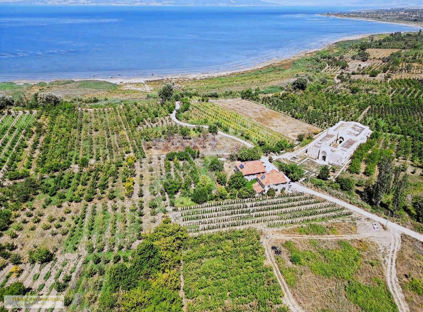 1668m2 Arsa Eğirdir Gölüne 100m Mesafede Ev & Bahçe