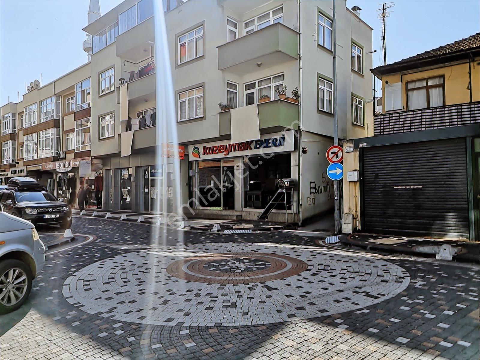 Fatih Mah. Ayasofya Caddesinde Satılık Depolu Dükkan (köşe) - Görsel 7