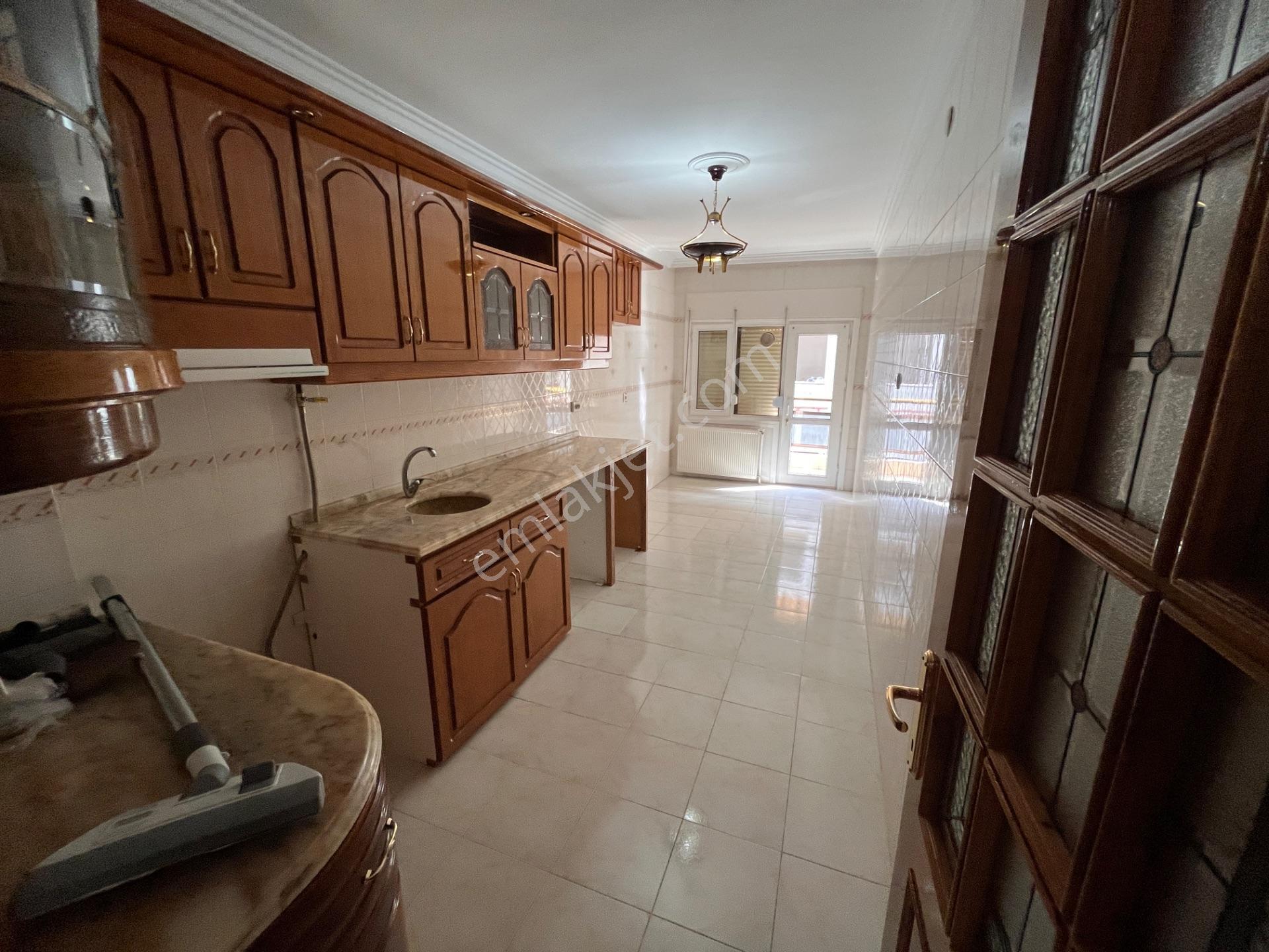 Şirinyerin Kalbinde Doğalgazlı Klimalı Arakat Geniş 3+1 Kiralık Daire - Görsel 19