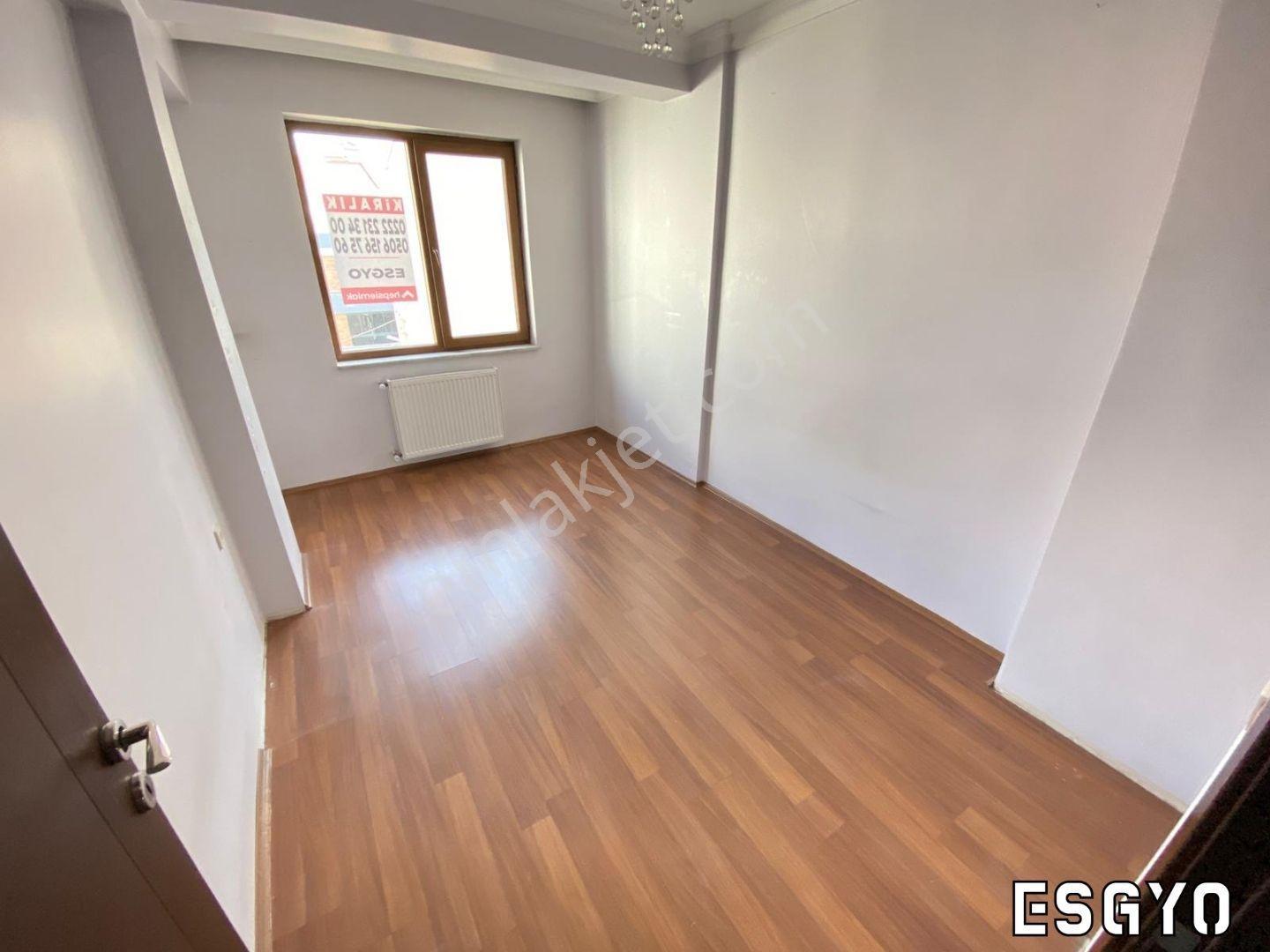 Esgyo'dan Ulusal Egemenlik Bulv. Kapalı Pazar Yeri Yakını 2+1 - Görsel 19