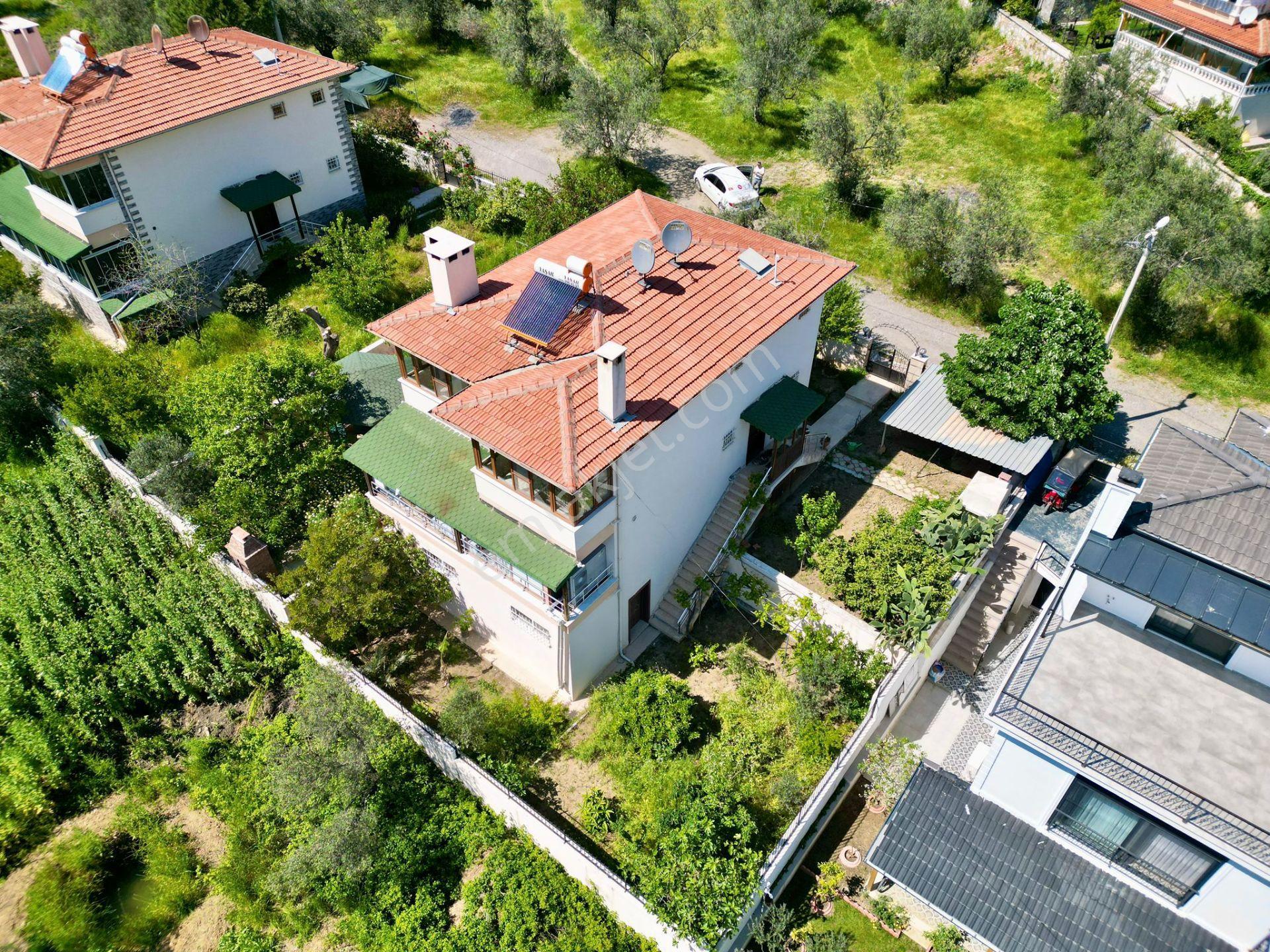 Yükselden Gürenin En Değerli Yerinde Tam Bağımsız 7+2eşsiz Villa - Görsel 12
