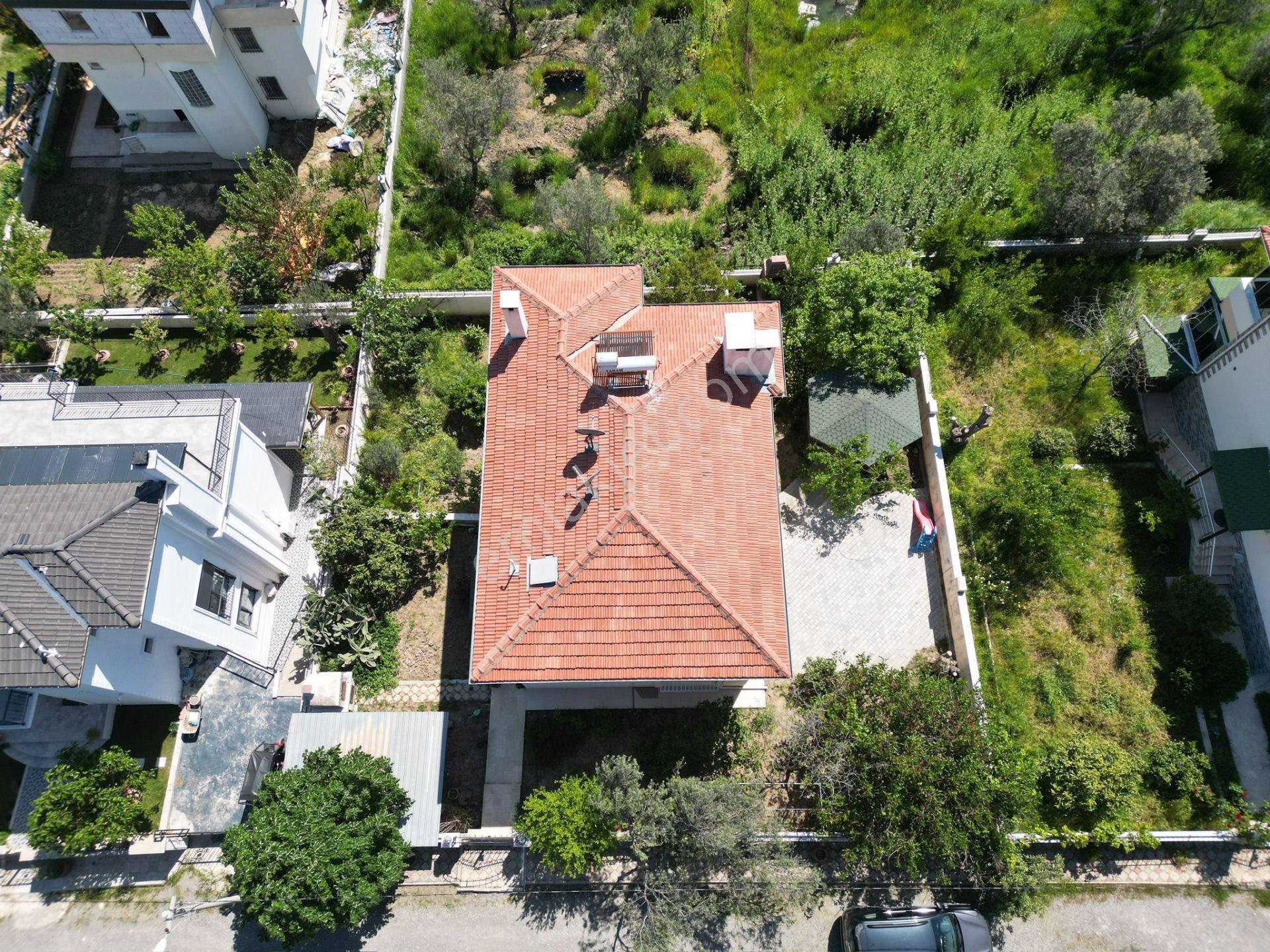Yükselden Gürenin En Değerli Yerinde Tam Bağımsız 7+2eşsiz Villa - Görsel 14