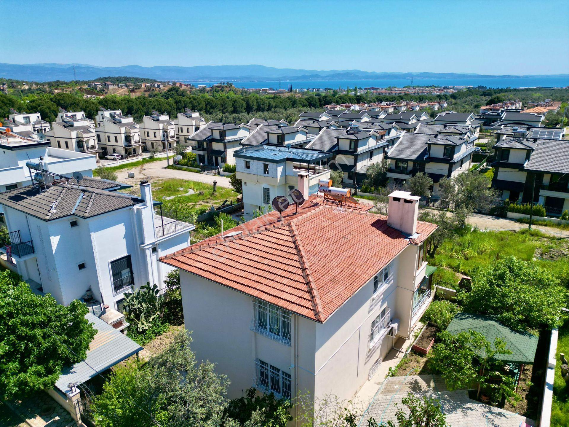 Yükselden Gürenin En Değerli Yerinde Tam Bağımsız 7+2eşsiz Villa - Görsel 16