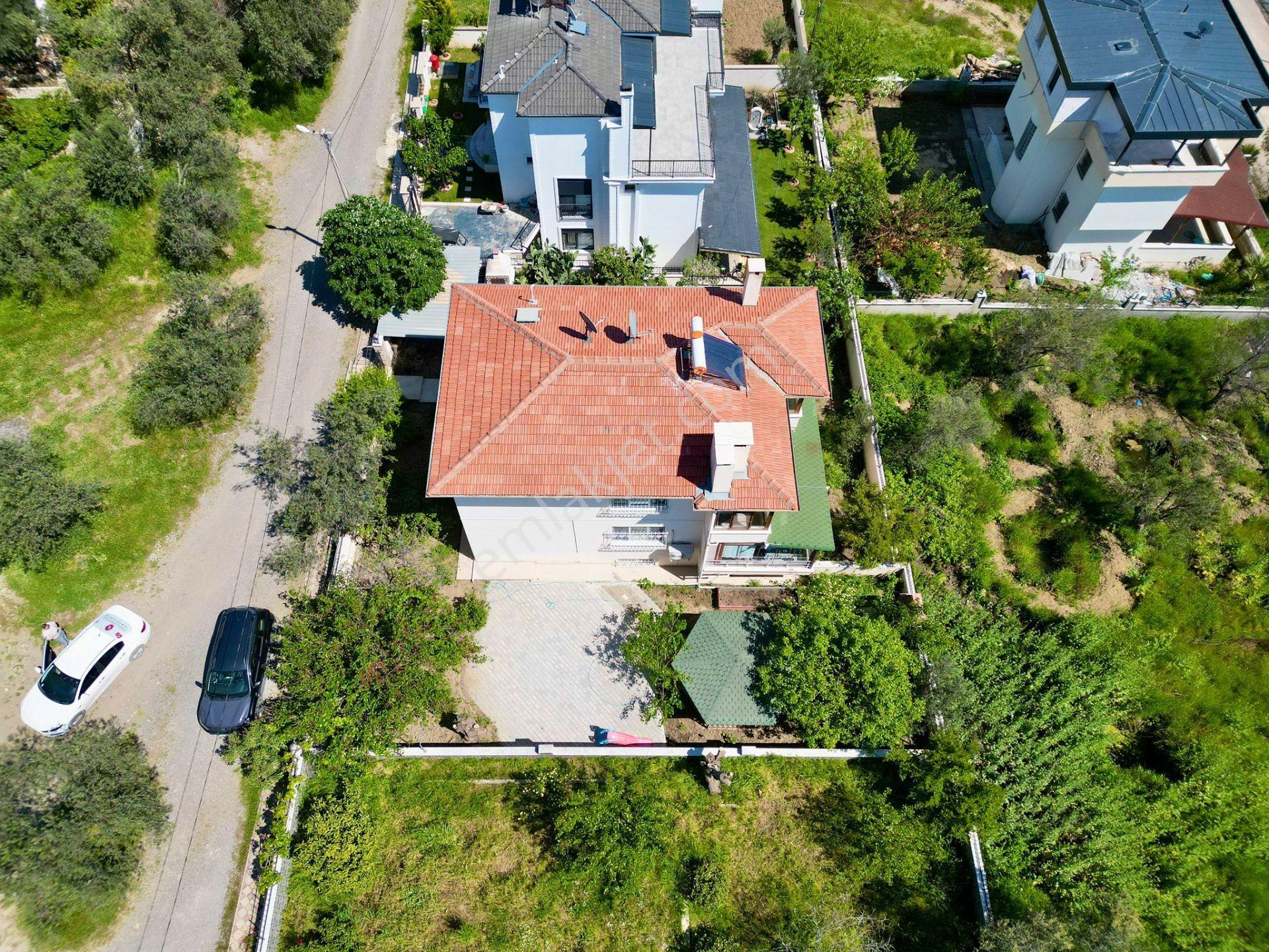 Yükselden Gürenin En Değerli Yerinde Tam Bağımsız 7+2eşsiz Villa - Görsel 10