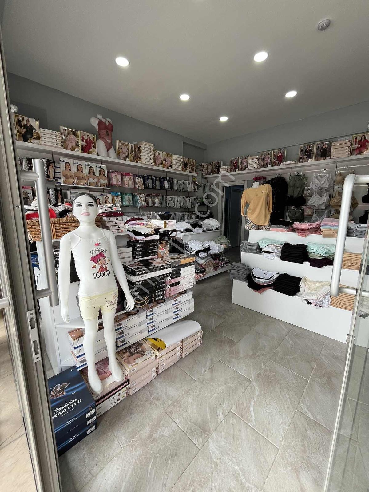 Kayaşehir Fenertepe Çarşı Dükkanlarda Devren İç Giyim Mağazası - Görsel 2