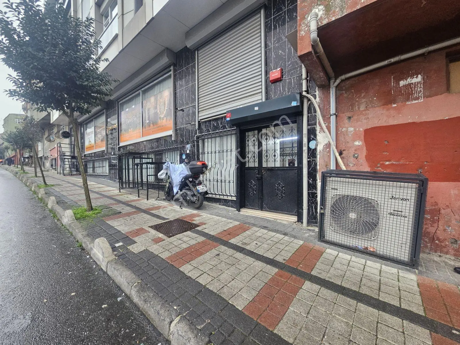 Bagcılar Yüzyıl 42 Evlerde Yeni Dükkan Satılıkdır
