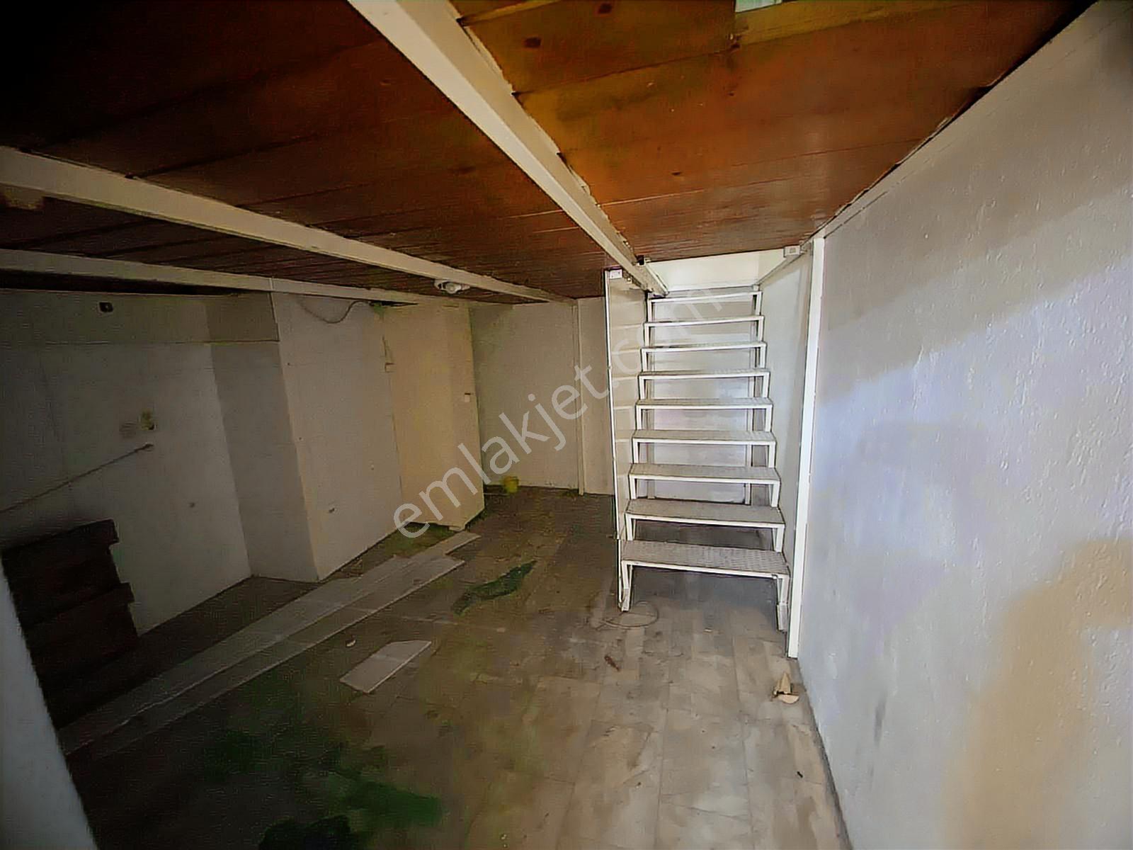 Soma 1. Noter Yanı Kiralık Batarlı Dükkan - Görsel 8