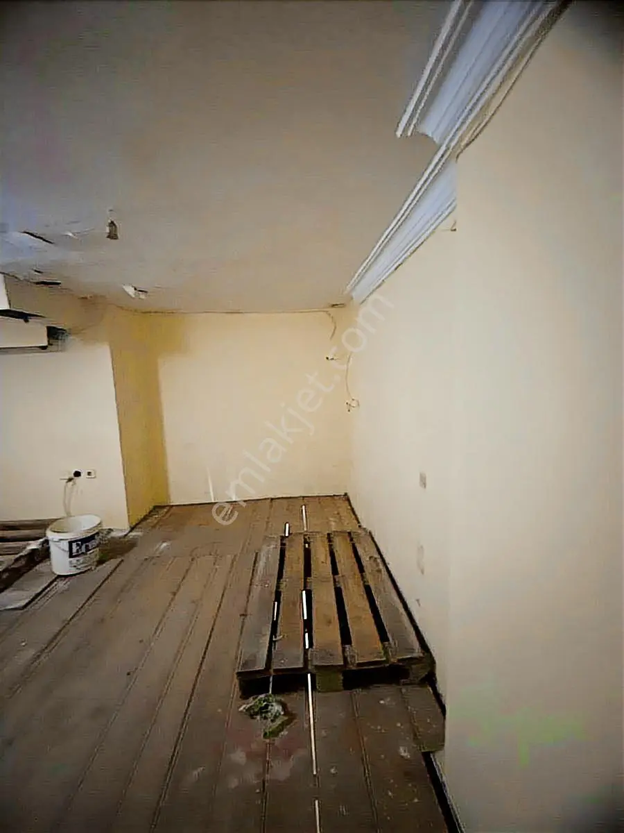 Soma 1. Noter Yanı Kiralık Batarlı Dükkan - Görsel 3