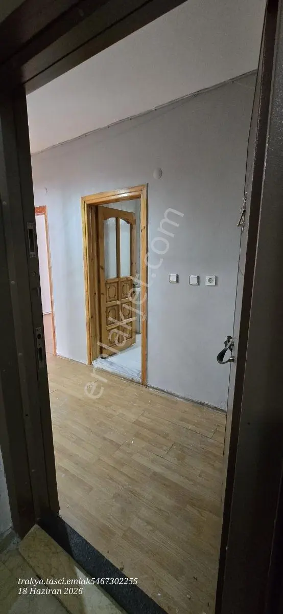 Kapaklı Gazi Ortaokulu Dibinde Kiralık 2+1 Daire - Görsel 3