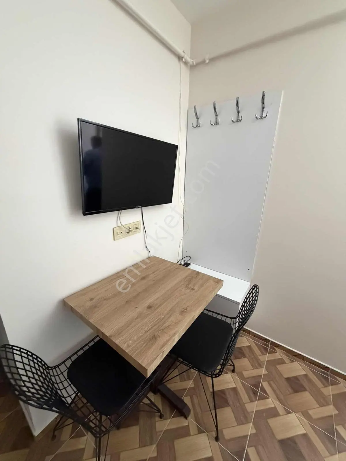 Üniversite Yakını Çatı Katı Geniş Teraslı 1+1 Eşyalı Kiralık Apt - Görsel 4