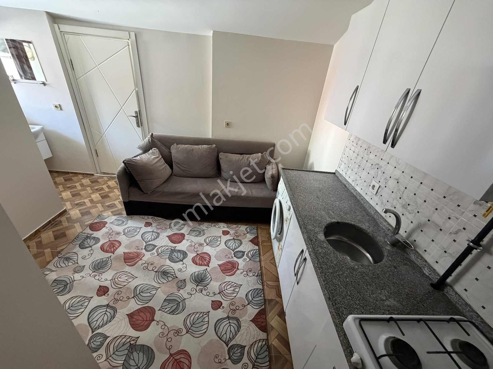 Üniversite Yakını Çatı Katı Geniş Teraslı 1+1 Eşyalı Kiralık Apt - Görsel 7