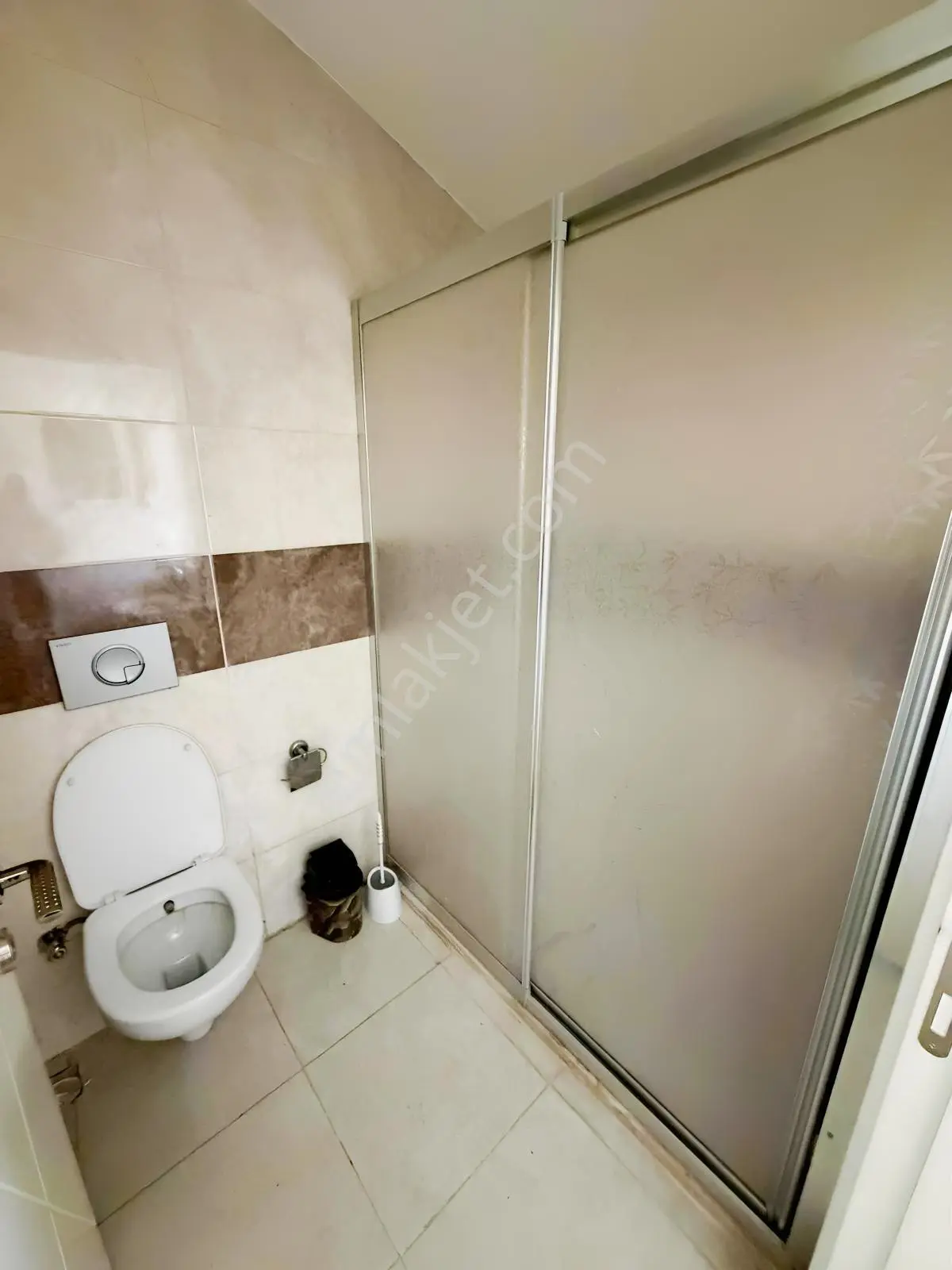 Üniversite Yakını Çatı Katı Geniş Teraslı 1+1 Eşyalı Kiralık Apt - Görsel 2