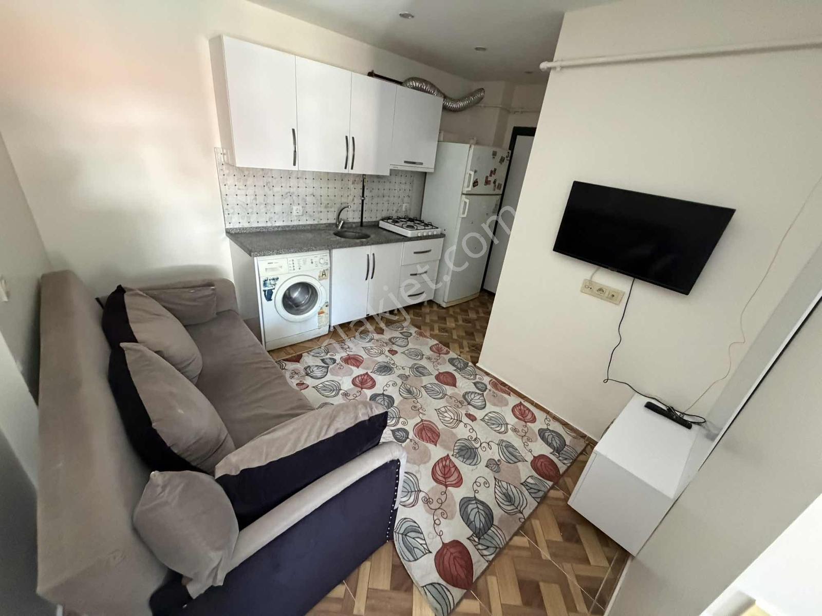 Üniversite Yakını Çatı Katı Geniş Teraslı 1+1 Eşyalı Kiralık Apt - Görsel 6