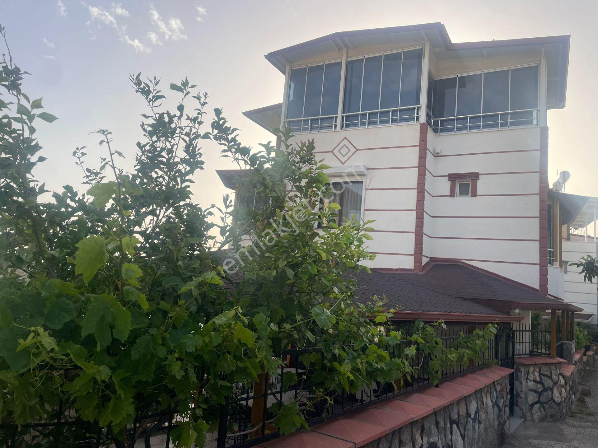 Muhteşem Deniz Manzaralı Bahçeli Önü Açık Köşe Konum Lüks Villa - Görsel 6