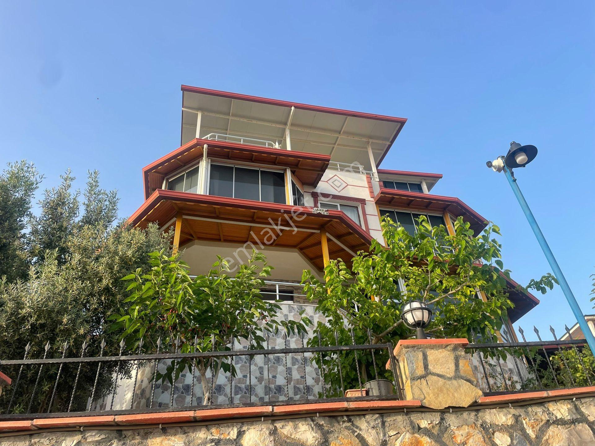 Muhteşem Deniz Manzaralı Bahçeli Önü Açık Köşe Konum Lüks Villa - Görsel 4