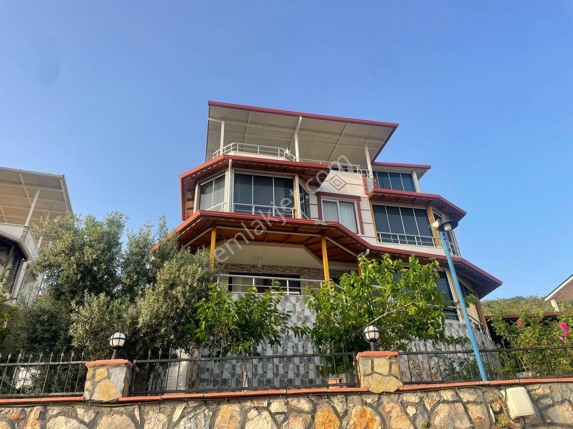 Muhteşem Deniz Manzaralı Bahçeli Önü Açık Köşe Konum Lüks Villa - Görsel 7