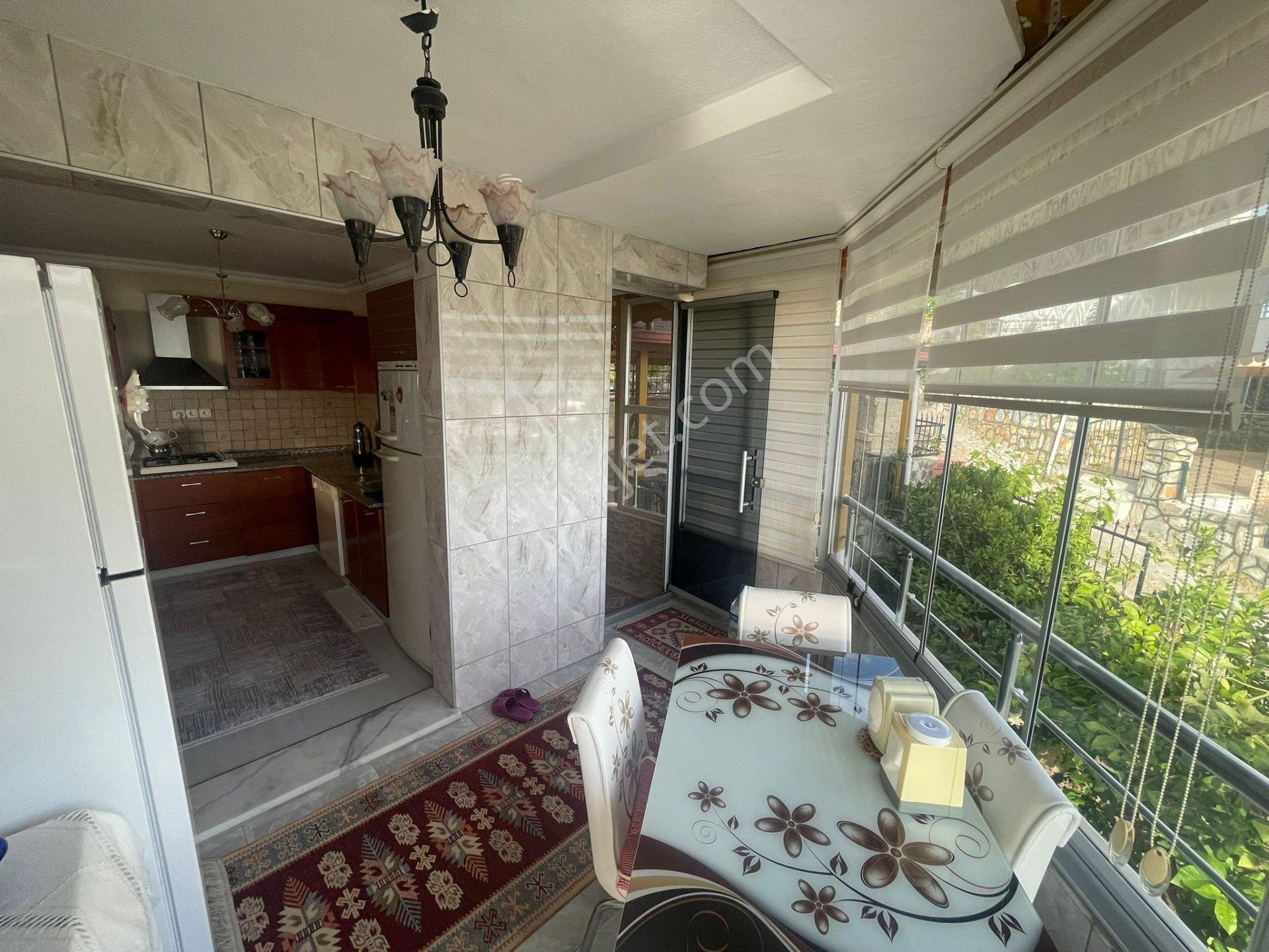 Muhteşem Deniz Manzaralı Bahçeli Önü Açık Köşe Konum Lüks Villa - Görsel 17