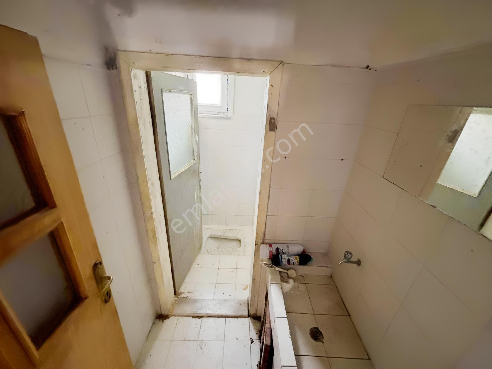984 M2 Tek Tapu Ana Yol Kenarı 3 Katlı Ev Ve Satılık Arsa - Görsel 11