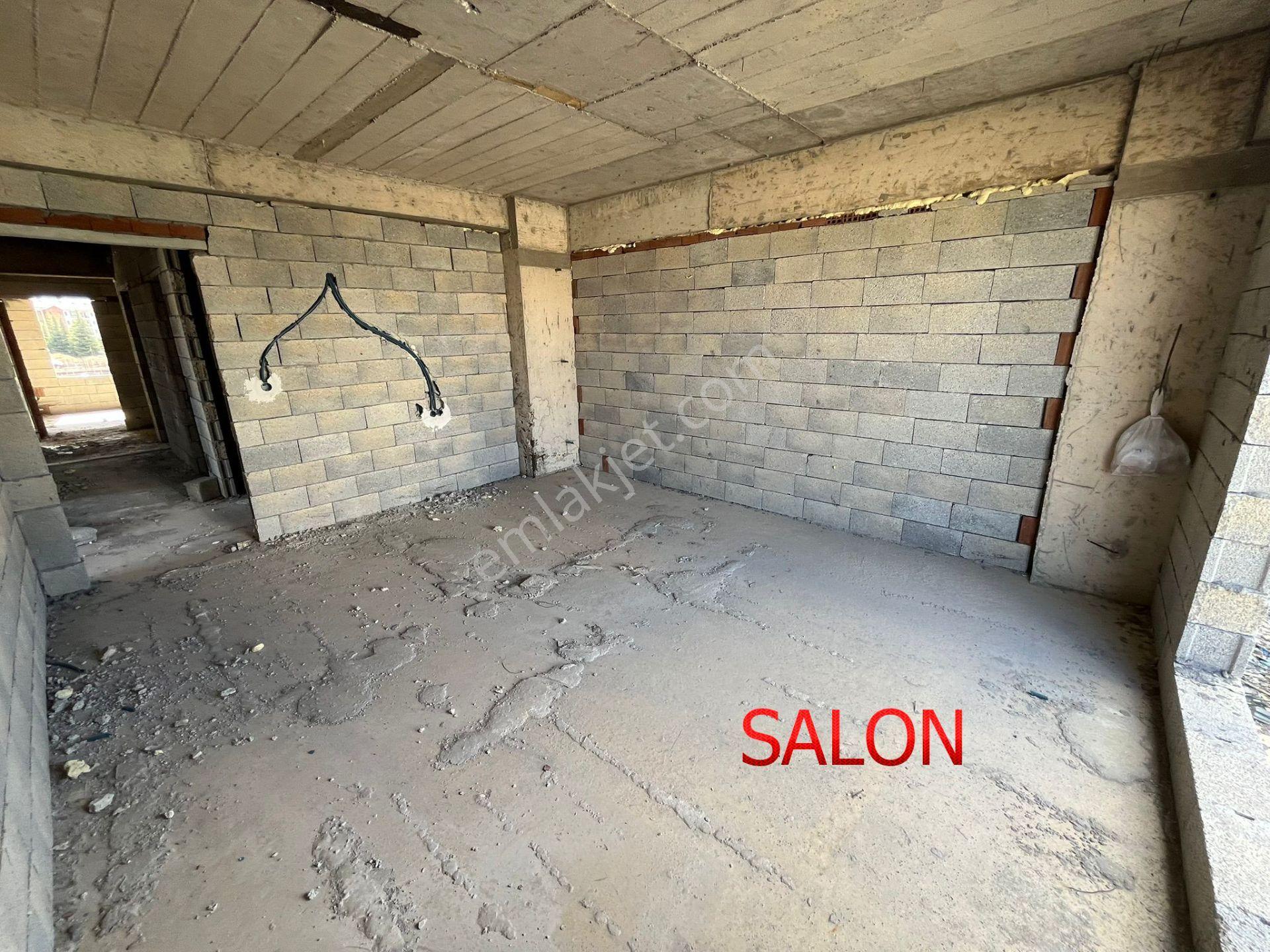 Mevsim Gayrimenkul Abdullah Paşa Cadde Üzeri 3+1 Satılık Daire