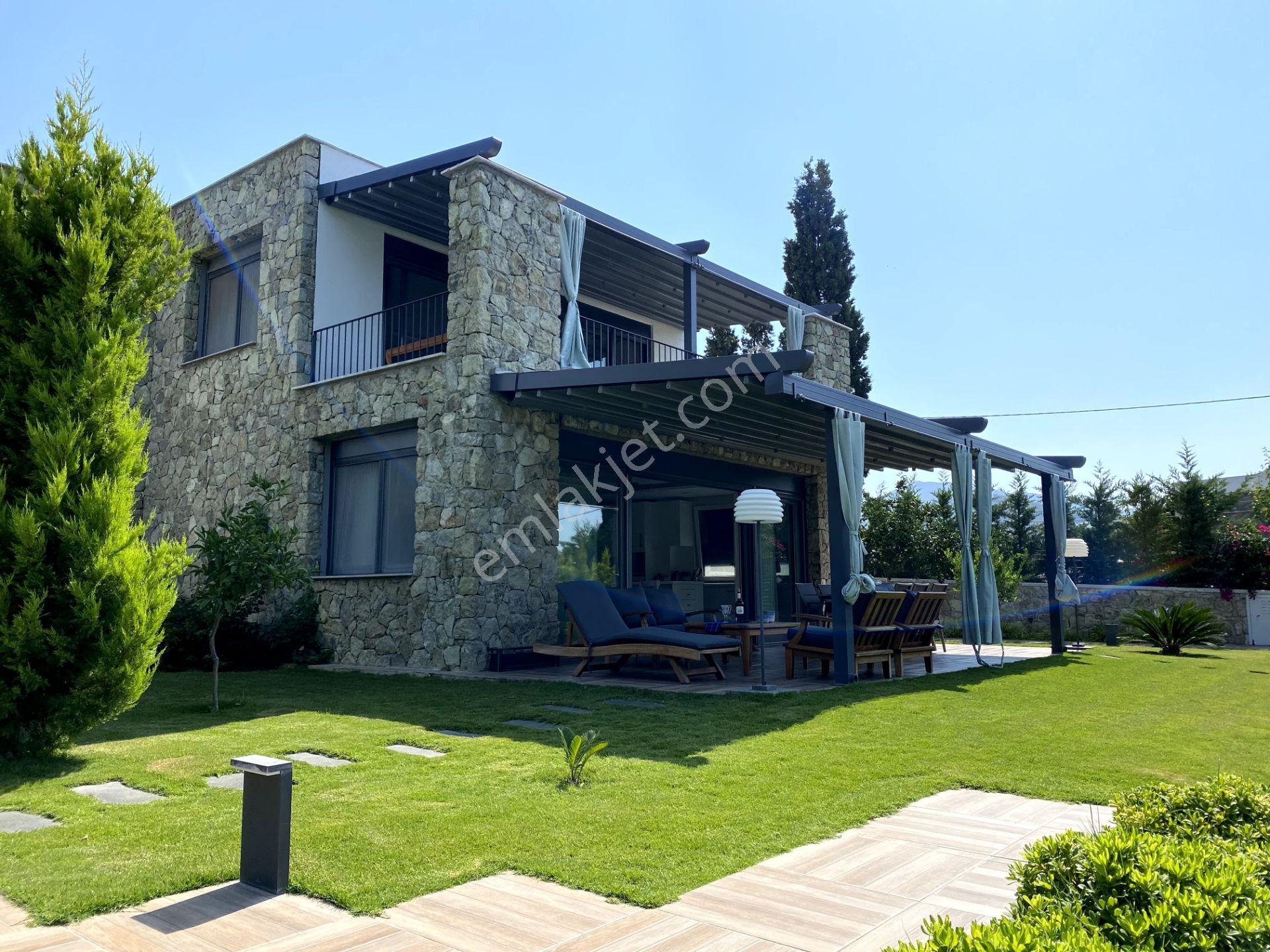 Yalıkavak Villa 4+1 Havuzlu, Bahçeli Site İçerisinde