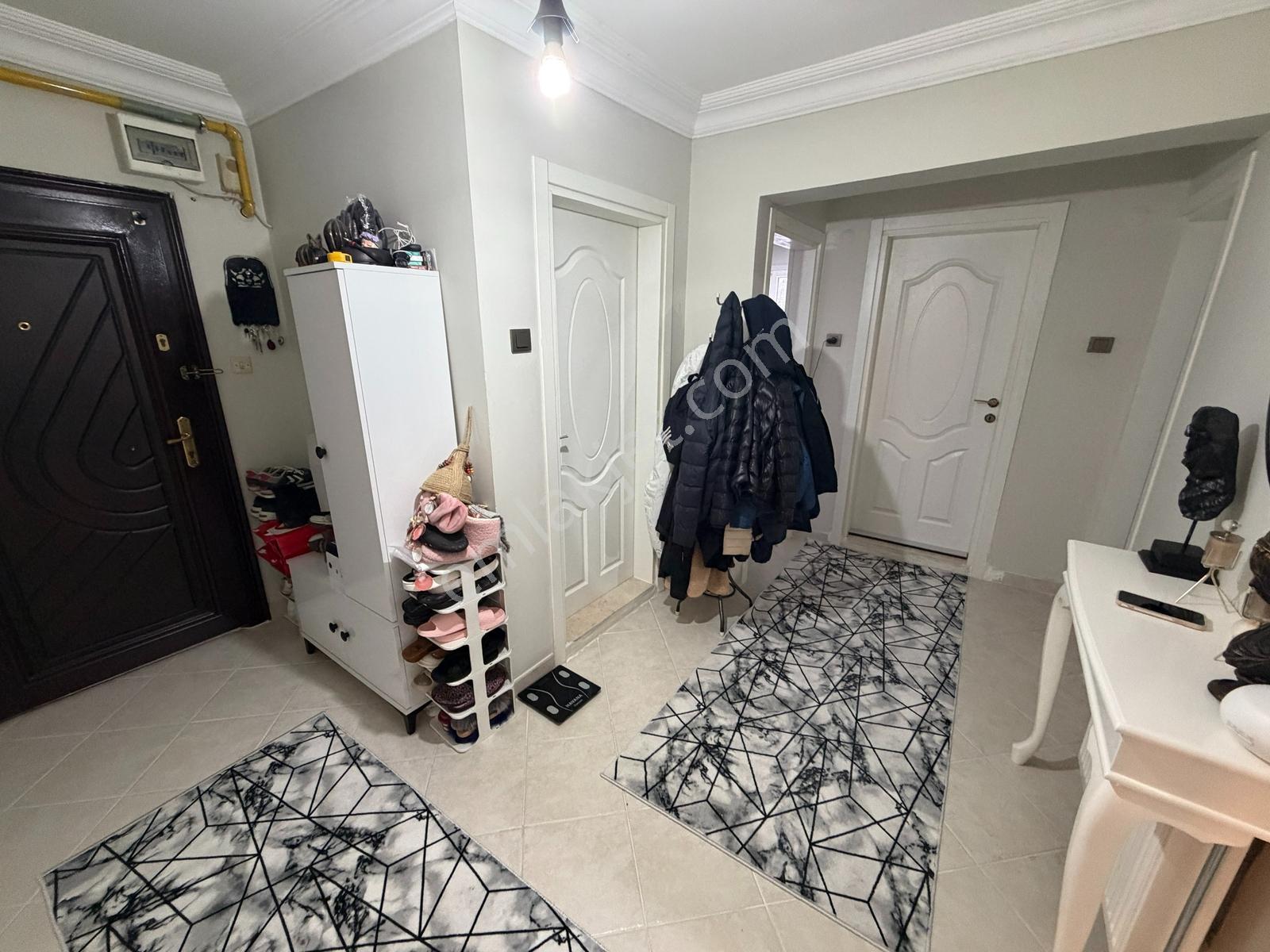 2+1 90 M2 Ara Kat Kilerli Cam Balkonlu Satılık Daire - Görsel 8