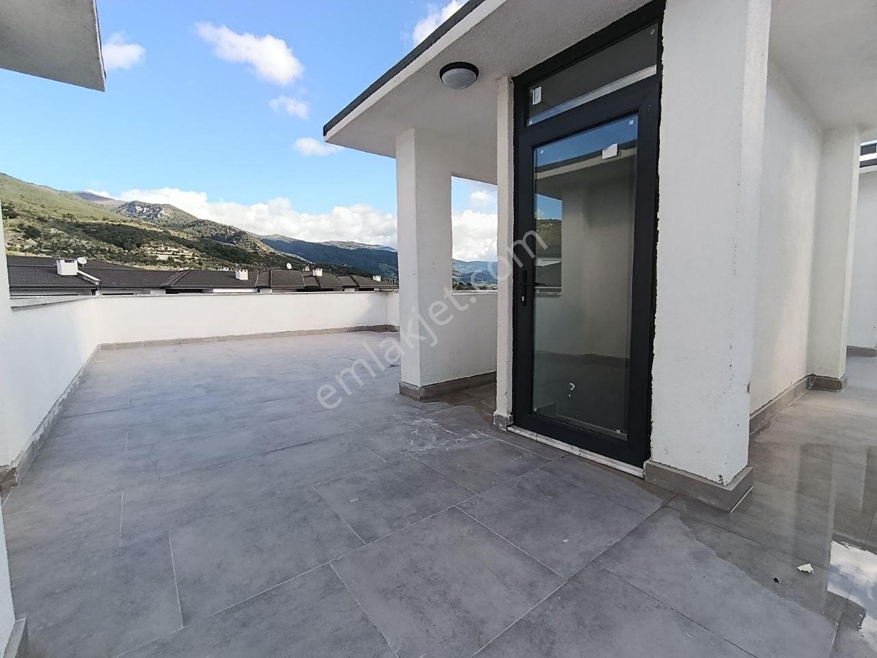 Çamlıbelde Yüzme Havuzlu Kapalı Otoparklı Sıfır 1+1 Kat Dublex - Görsel 4