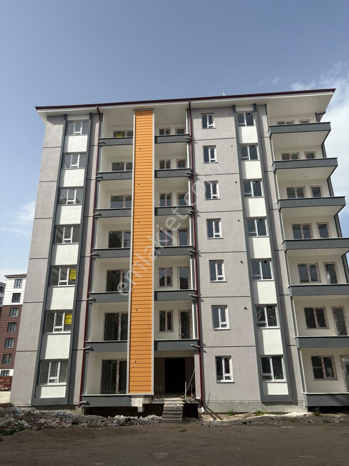 Deregümü Yeni Site İçerisinde 2+1 En Üst Kat Manzaralı Daire