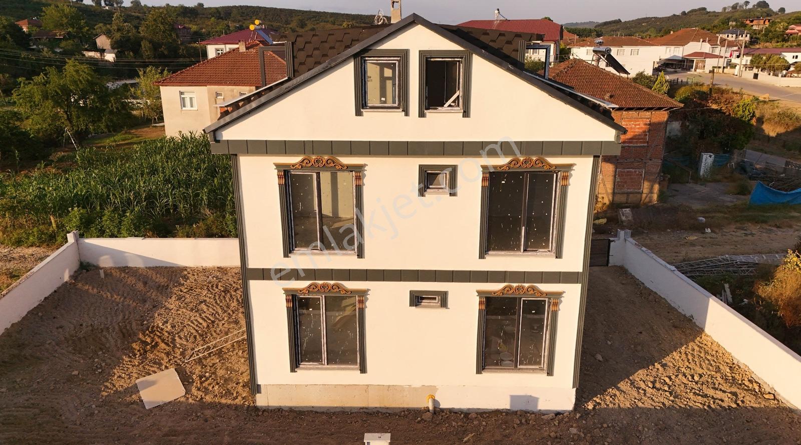 Kocaali Demiraçma Da 6+1 Geniş Bahçeli Muhteşem Tripleks Villa - Görsel 3