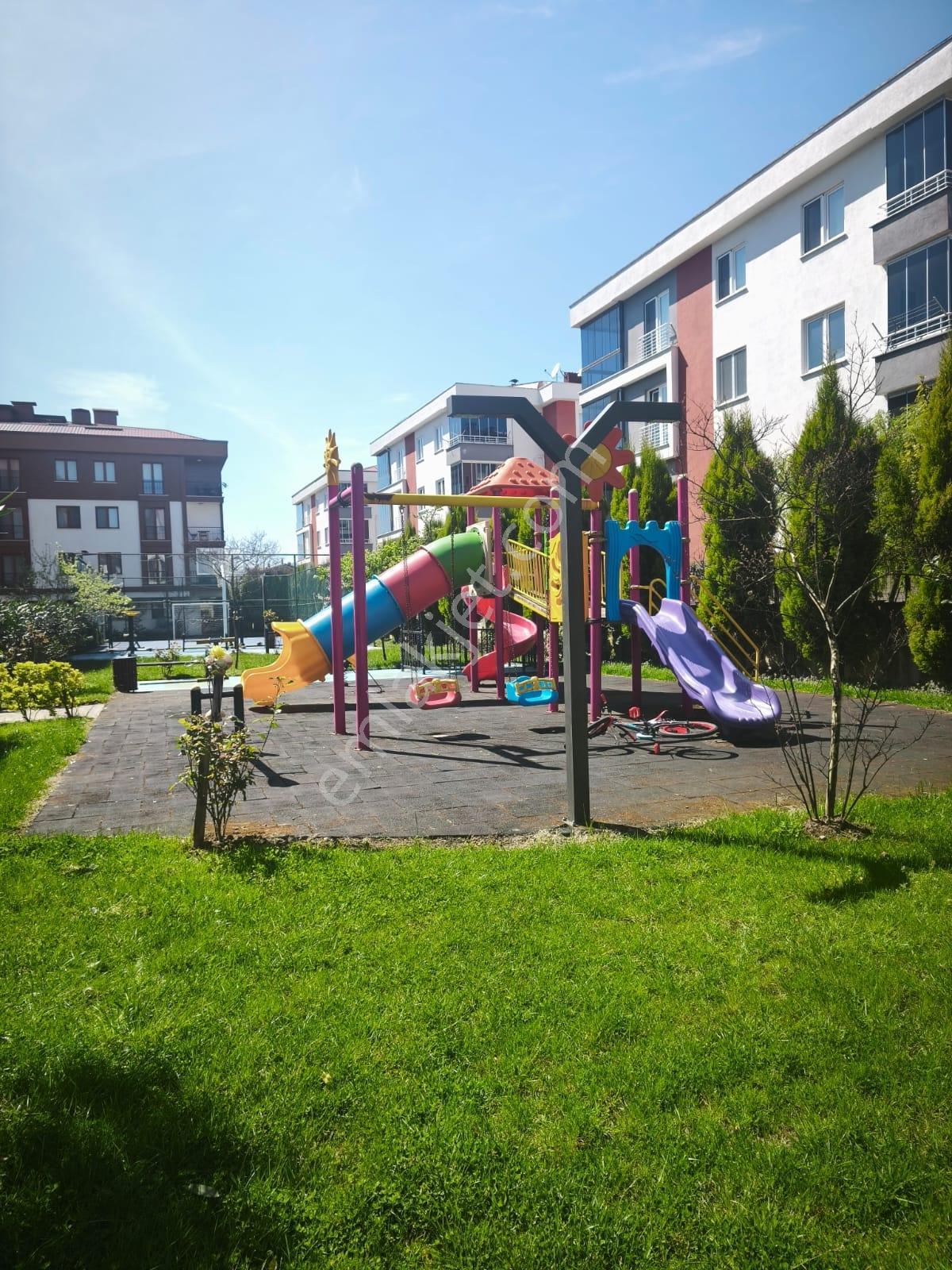 Cumhuriyet Mahallesinde, Havuz Manzaralı, 2+1 Fırsat Daire - Görsel 26