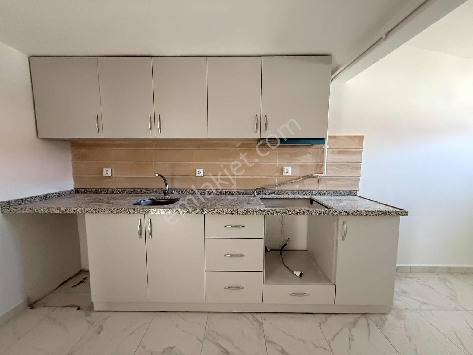 Ümraniye Elmalıkent Mahallesi 3+1 Kiralık Daire - Görsel 24