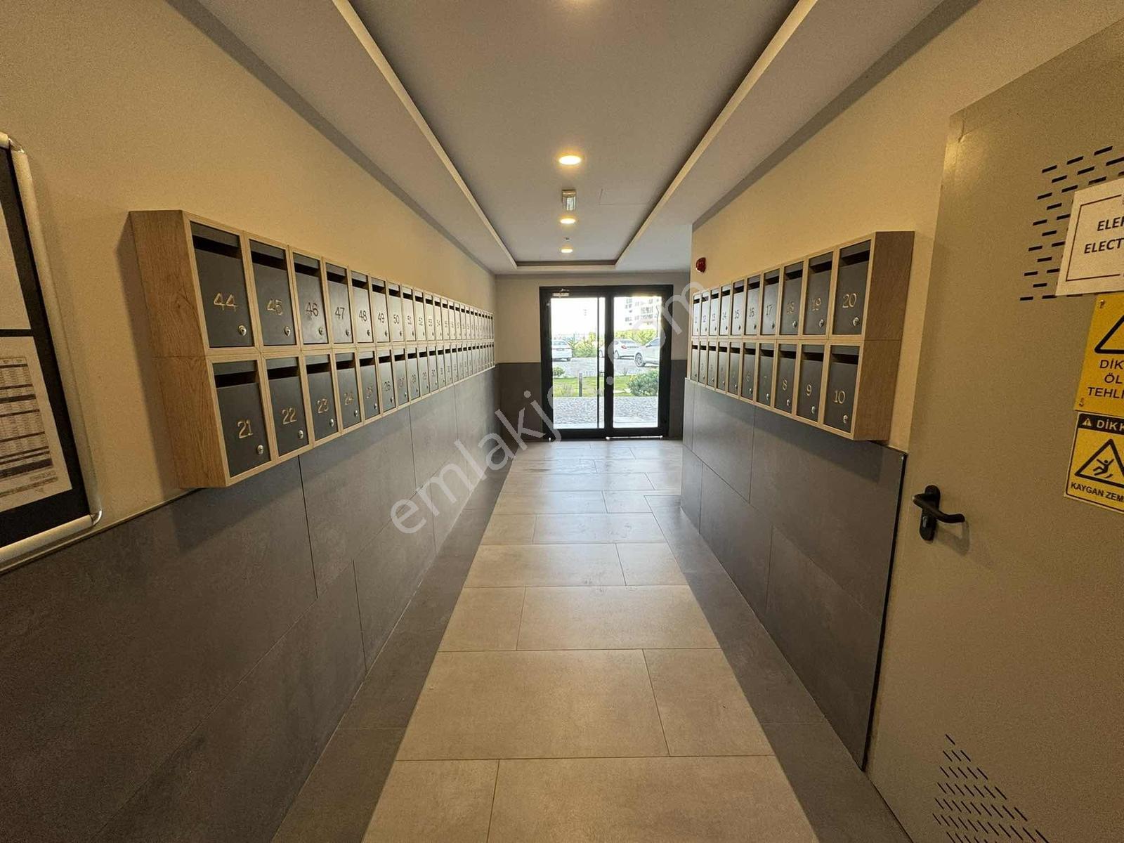 Torbalı Da Havuzlu Güvenlikli Sitede Satılık 1+1 Daire - Görsel 9
