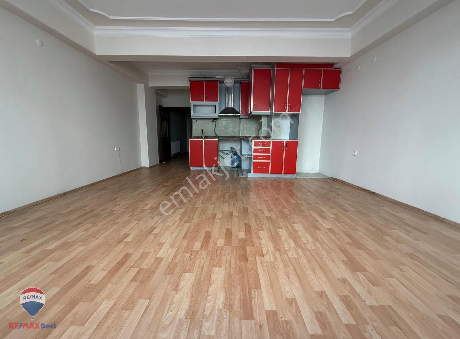 134 Karşıyaka Donanmacı Mahallesı'nde 1+1 Ara Kat Kıralık Daıre